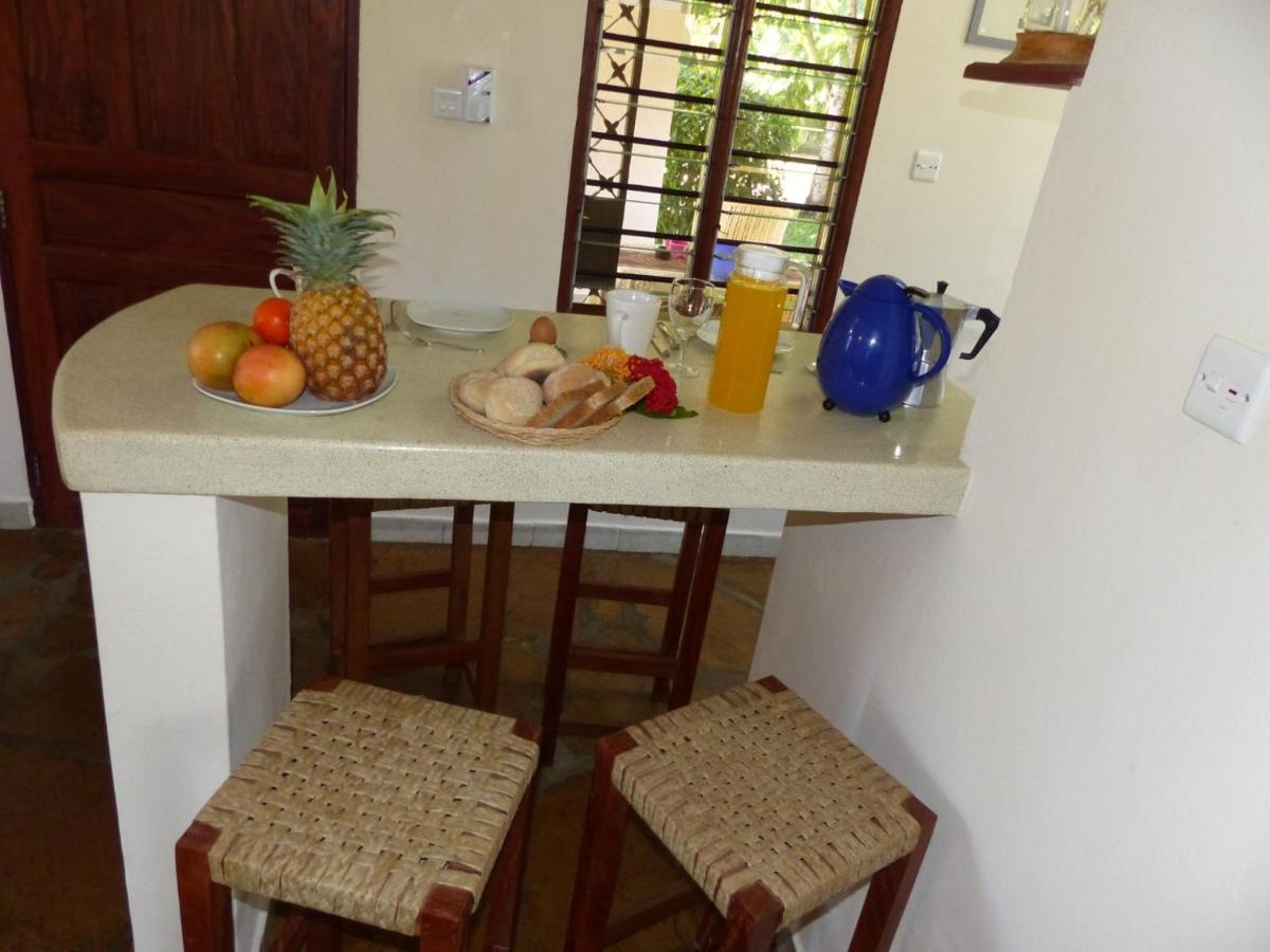 Safina Cottages Diani Beach Exteriör bild