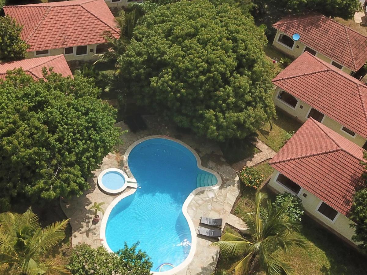 Safina Cottages Diani Beach Exteriör bild