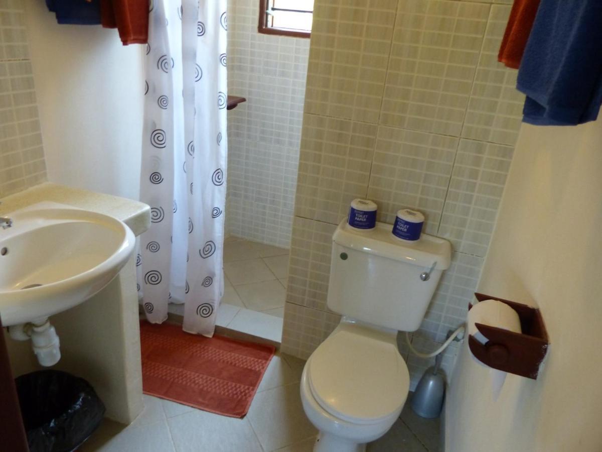 Safina Cottages Diani Beach Exteriör bild