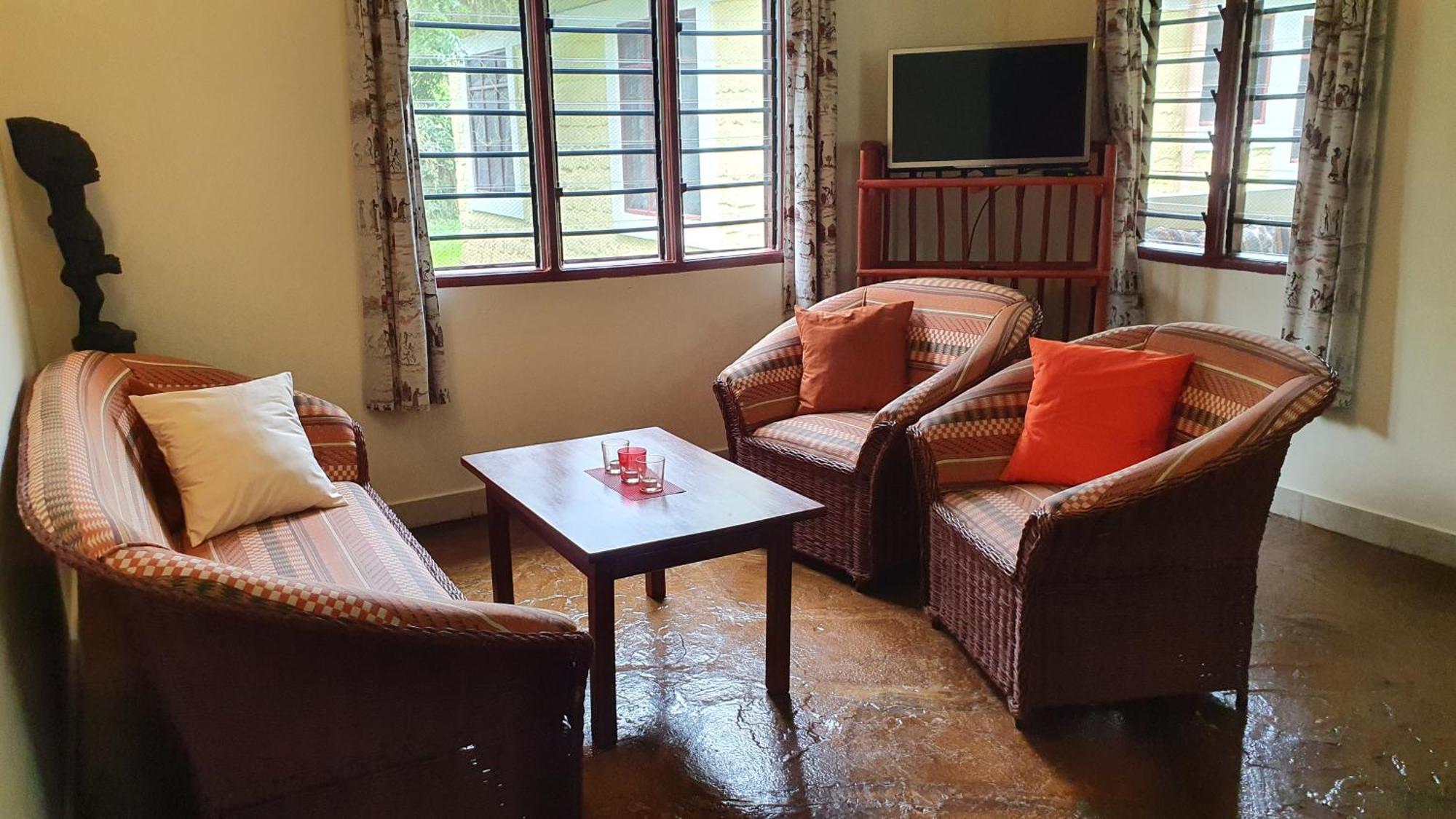 Safina Cottages Diani Beach Exteriör bild